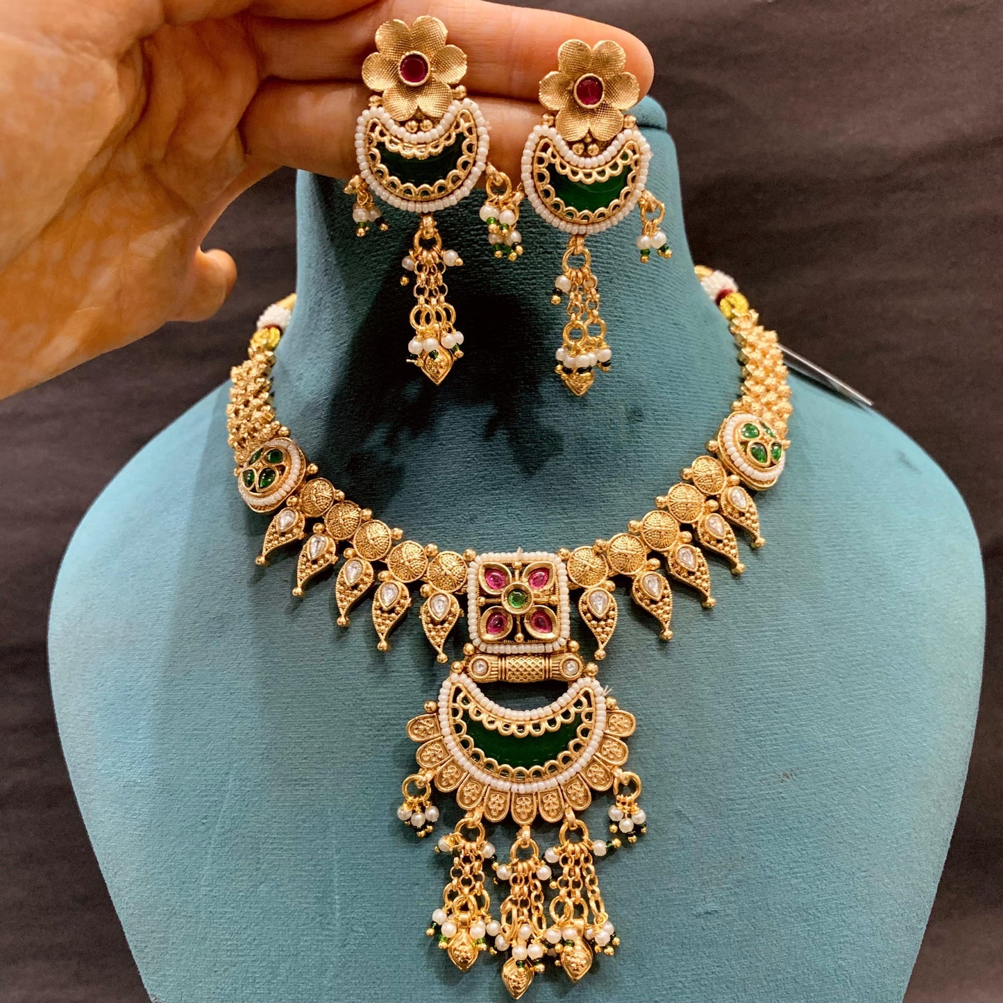 Antique Necklace Set 562625