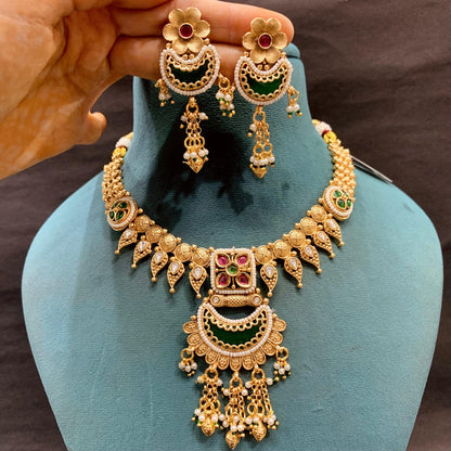 Antique Necklace Set 562625