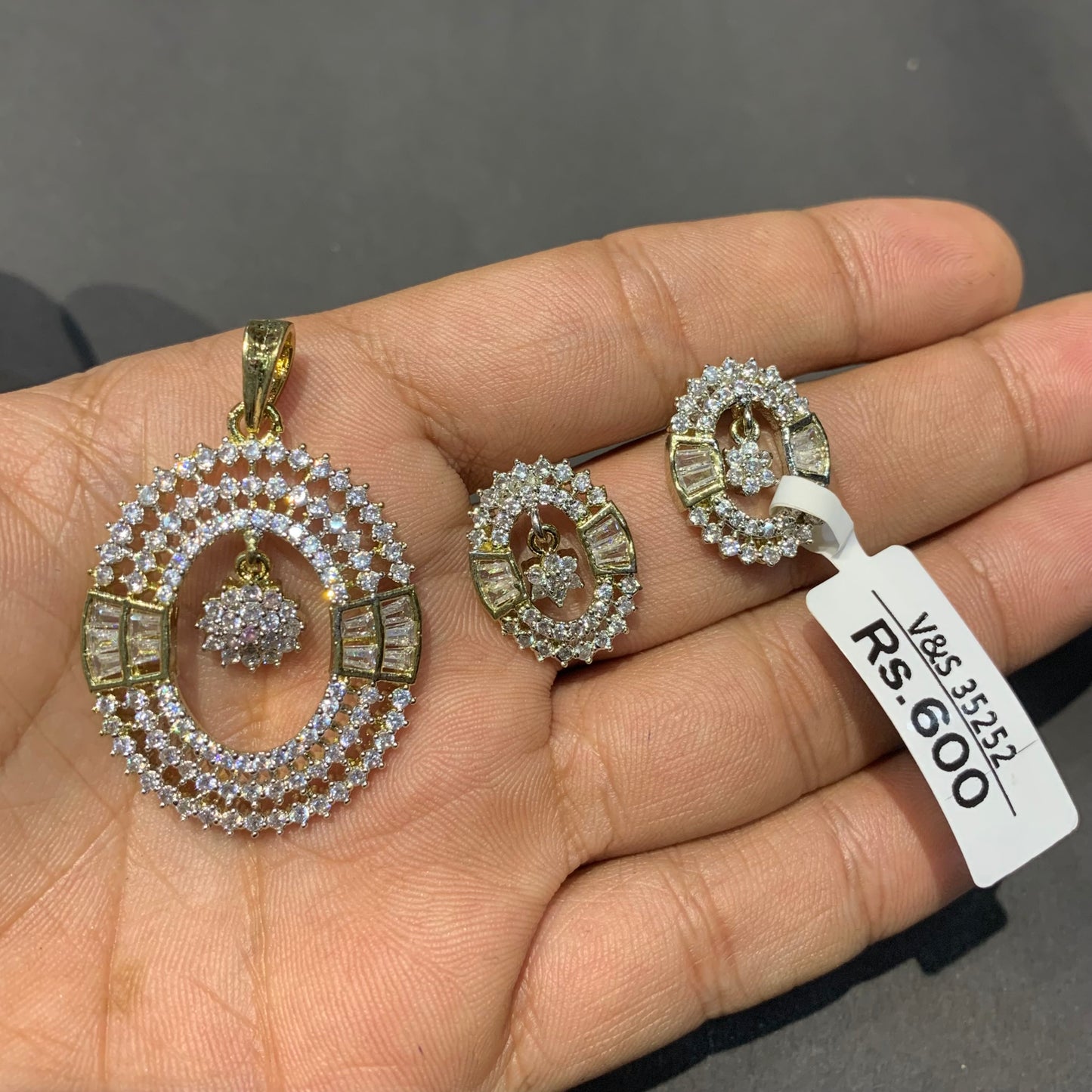 Zircon Pendant set 453678
