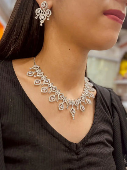 Diamond necklace set 25889
