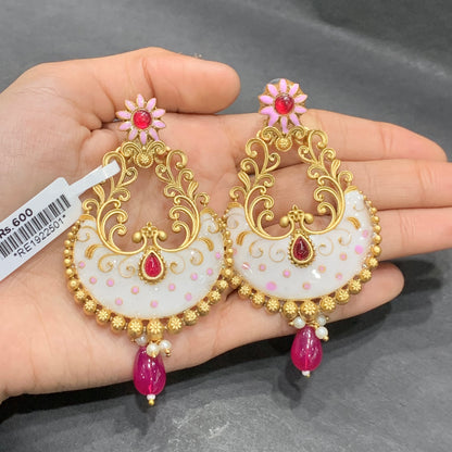 Antique earrings 357804