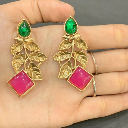 Antique earrings 8766