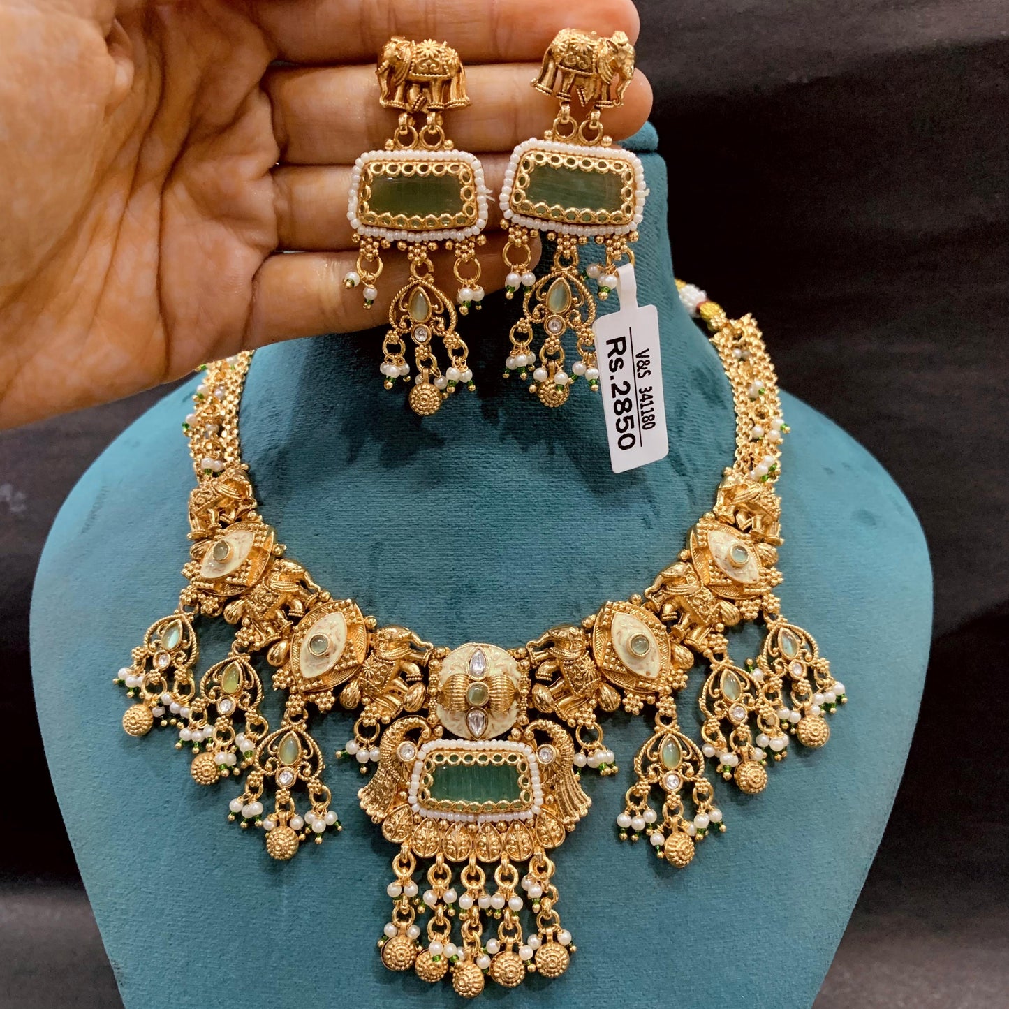 Antique Necklace Set 56544