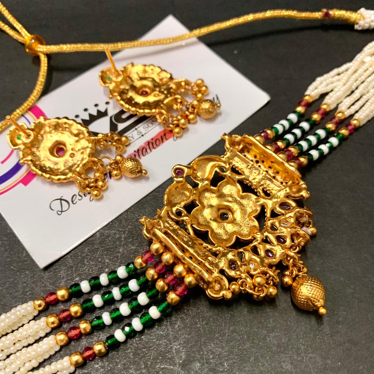 Antique Necklace Set 6266363