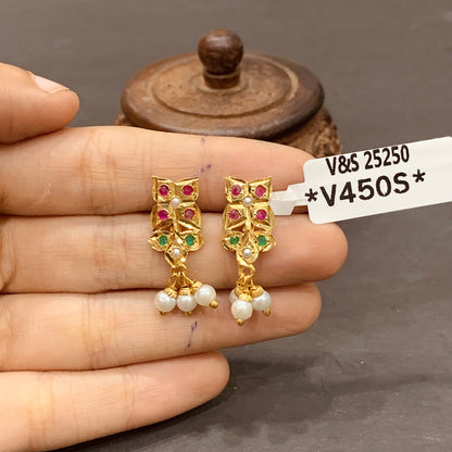 Jadau Earrings 526636