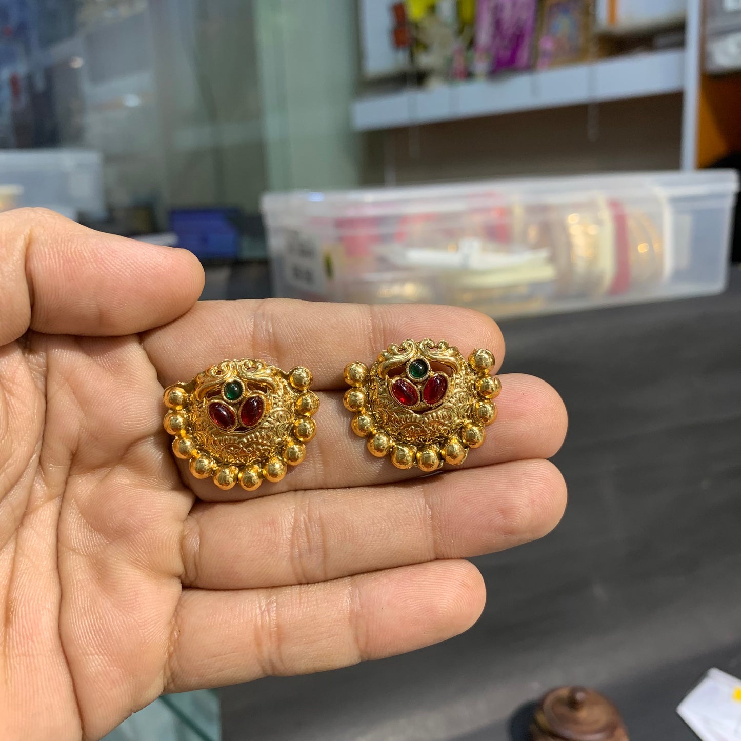 Antique studs 39739