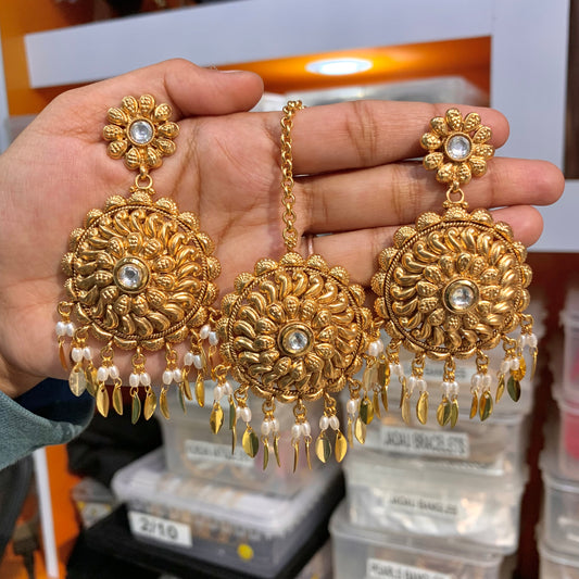 Antique Earrings 4465887