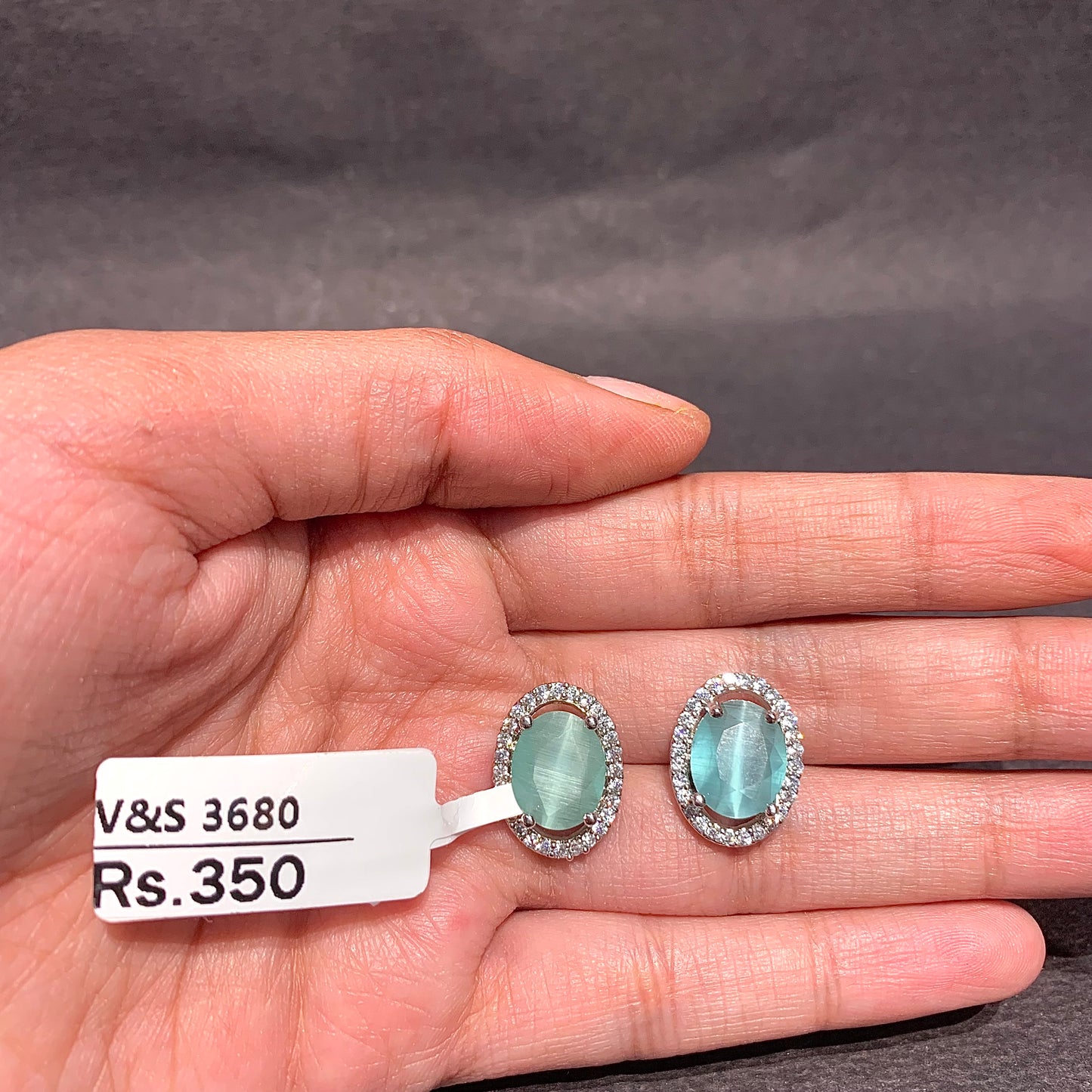 Zircon studs 7020779