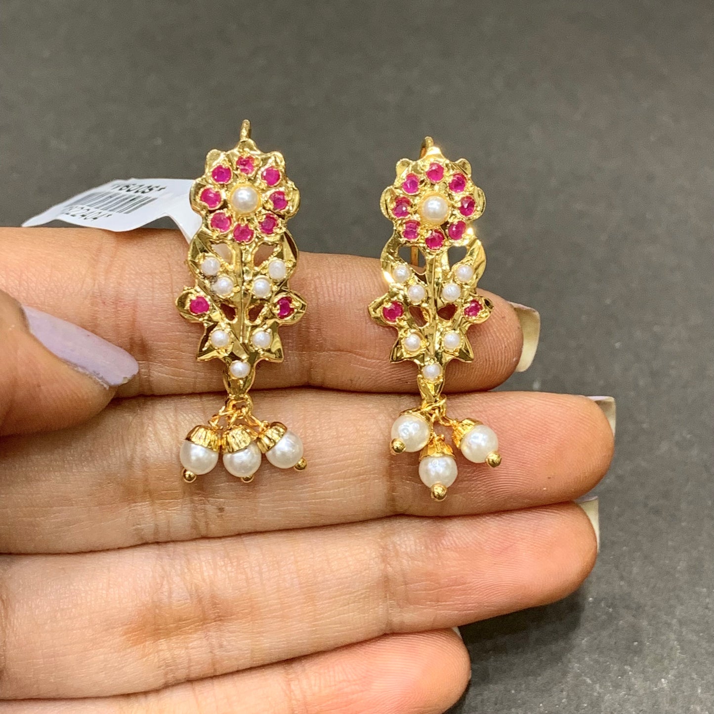 Jadau Stud Earrings 204810