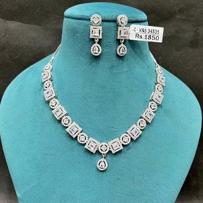 Diamond necklace set 9876294