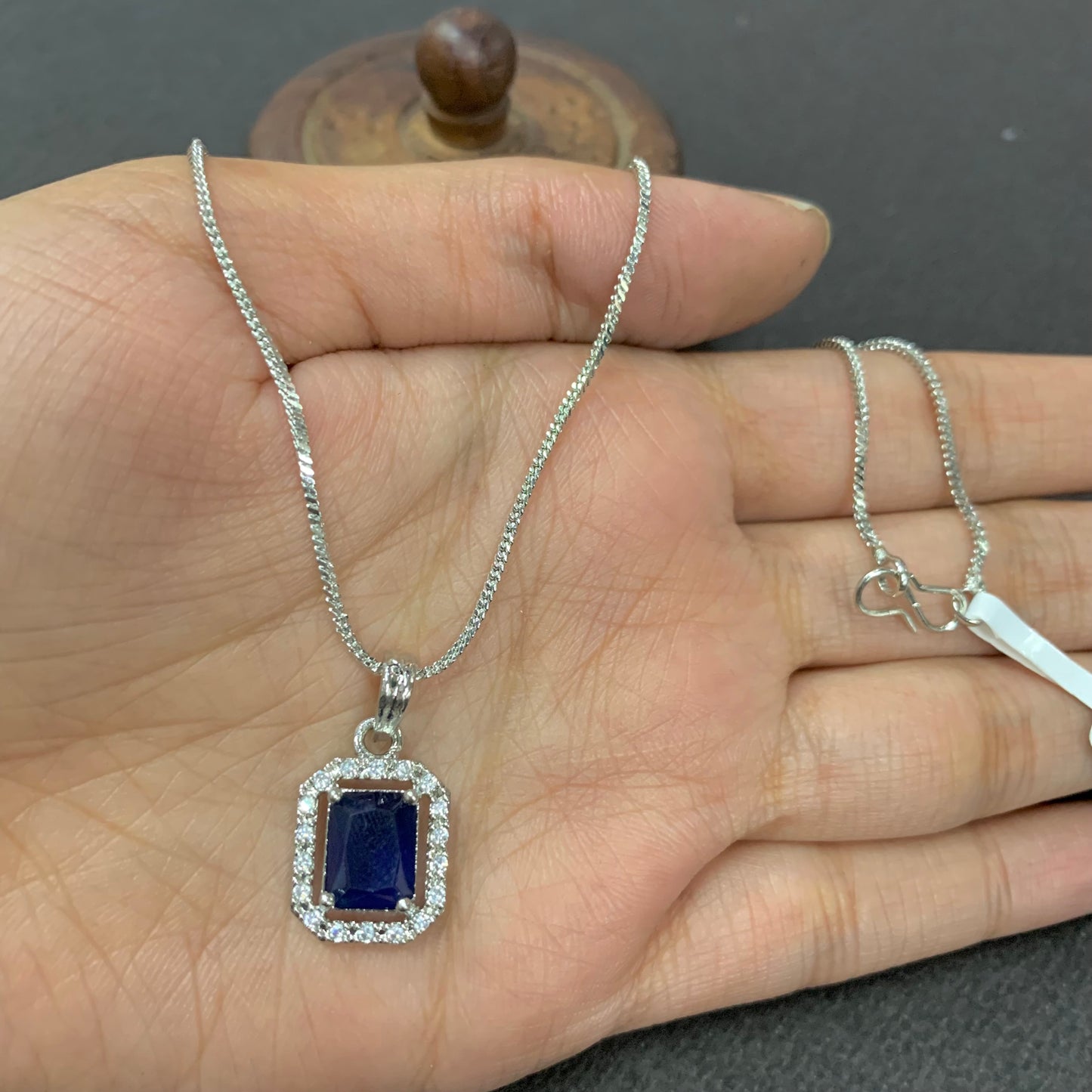 Zircon Pendant 667667