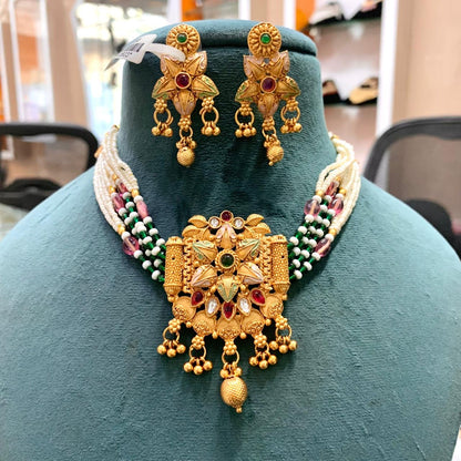 Antique Necklace Set 626634