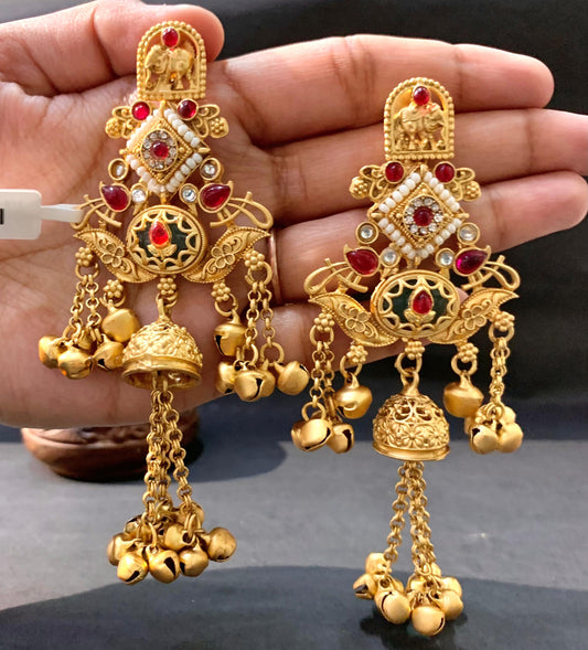 Antique Earrings 4664675