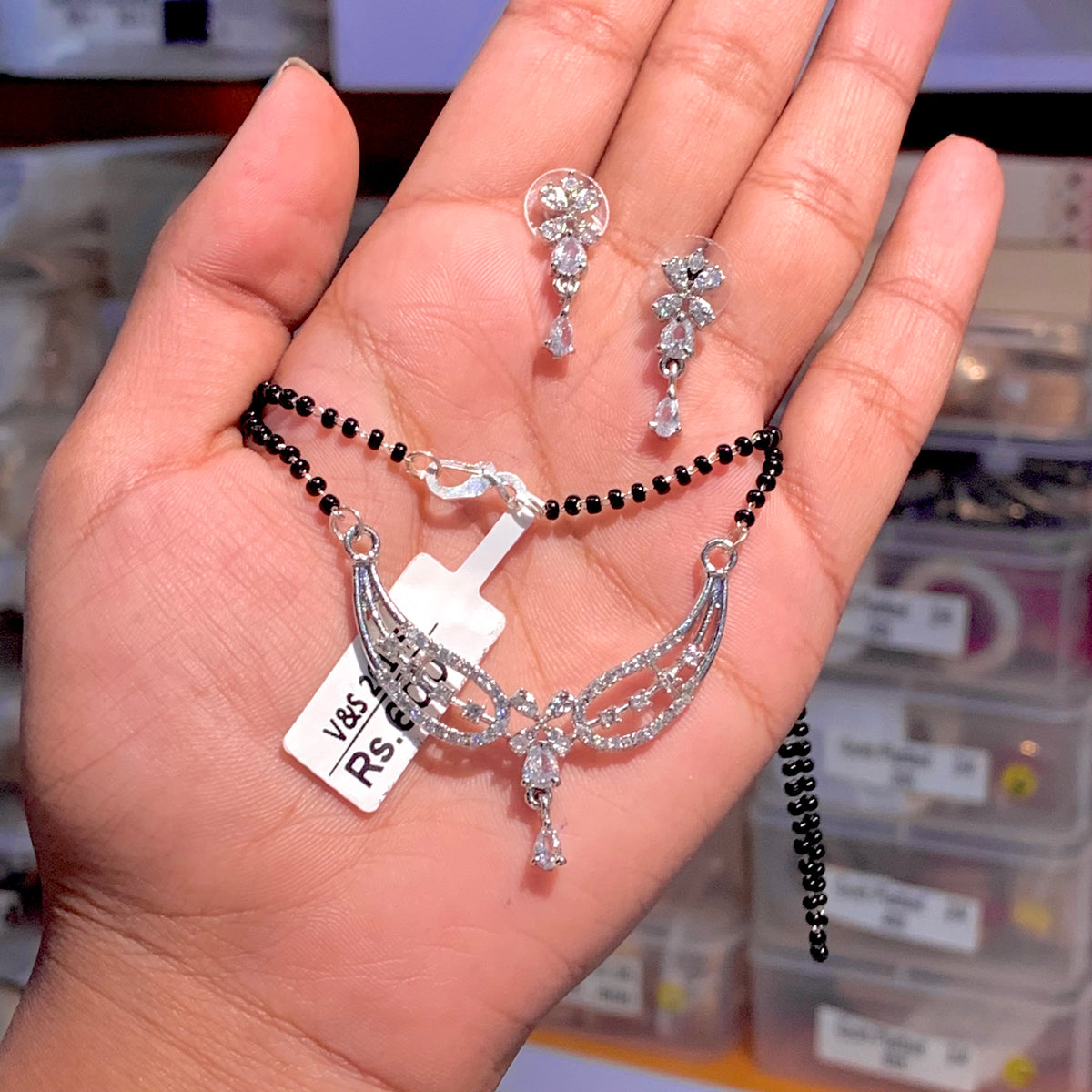 Zircon mangalsutra 7956162