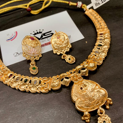 Antique Necklace Set 0272