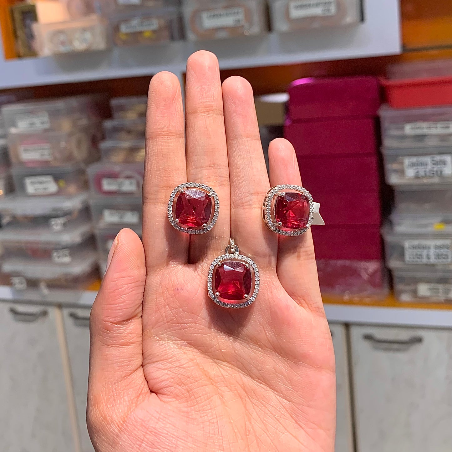 Zircon Pendant set 548799