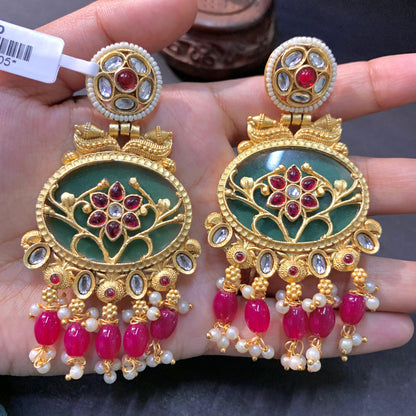 Antique Earrings 4667666