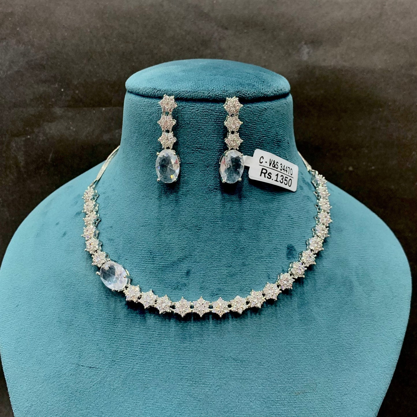 Diamond necklace sets 8965