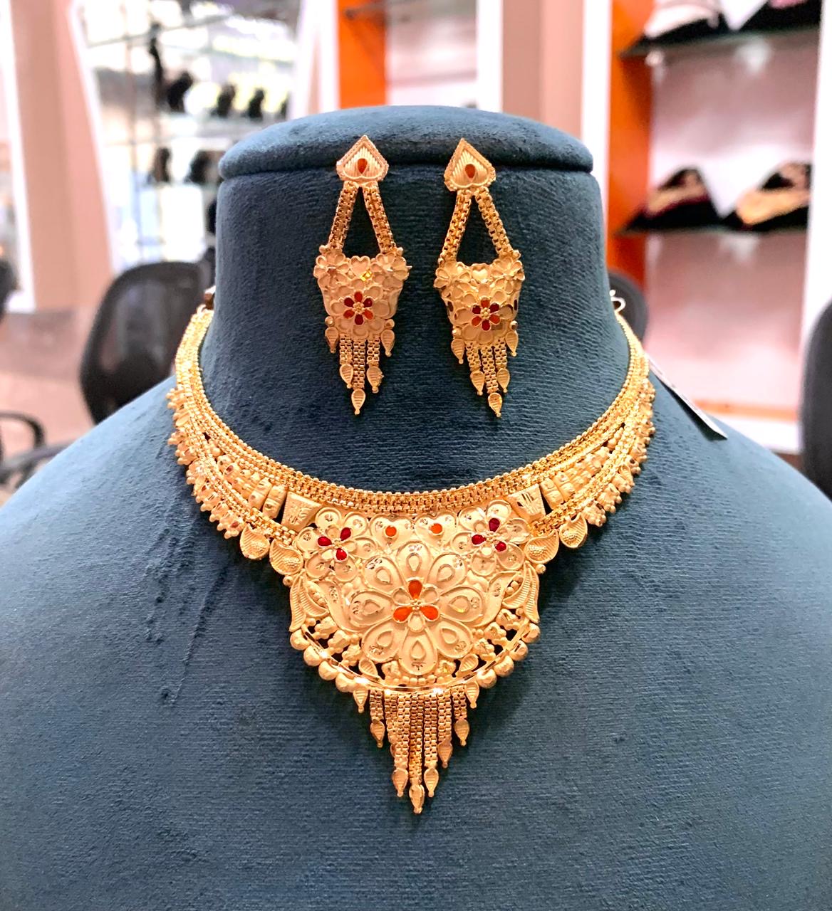 Gold Forming Necklace Set 5665