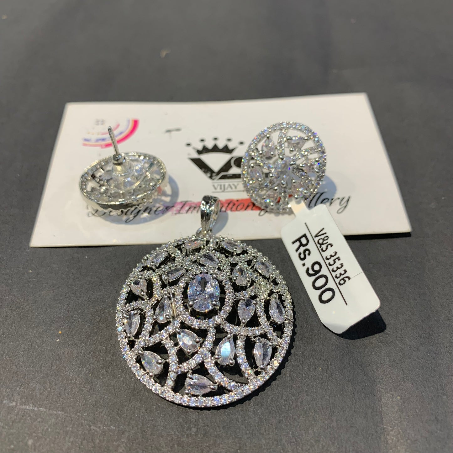 Zircon Pendant set 45642