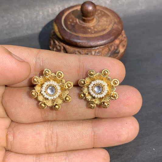 Antique studs 830282