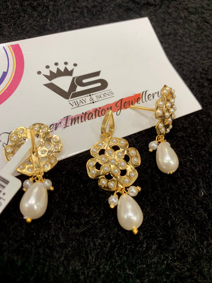 Jadau Pendant Set 24432