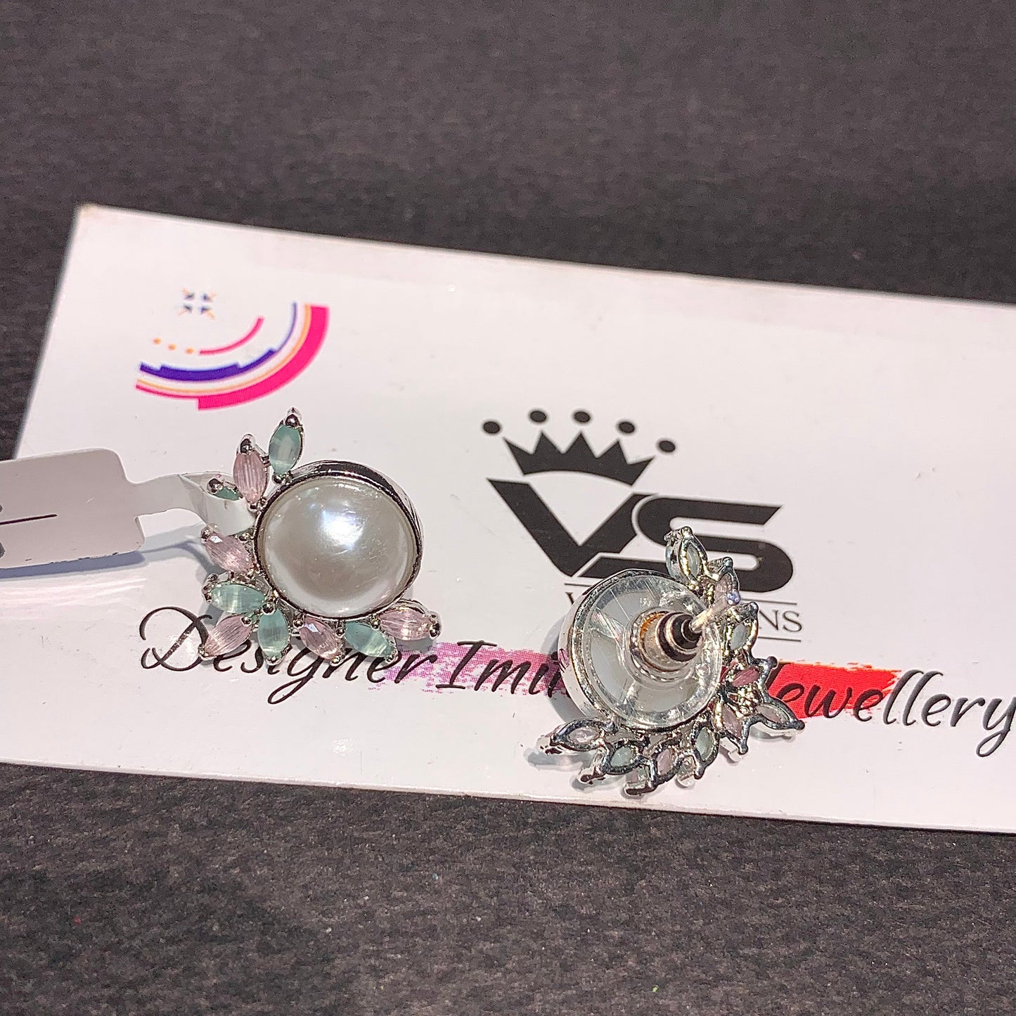Zircon studs 72983