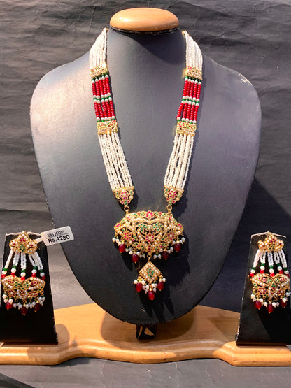 Jadau Necklaces 624778