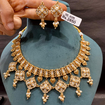 Kundan Necklace Sets 53736