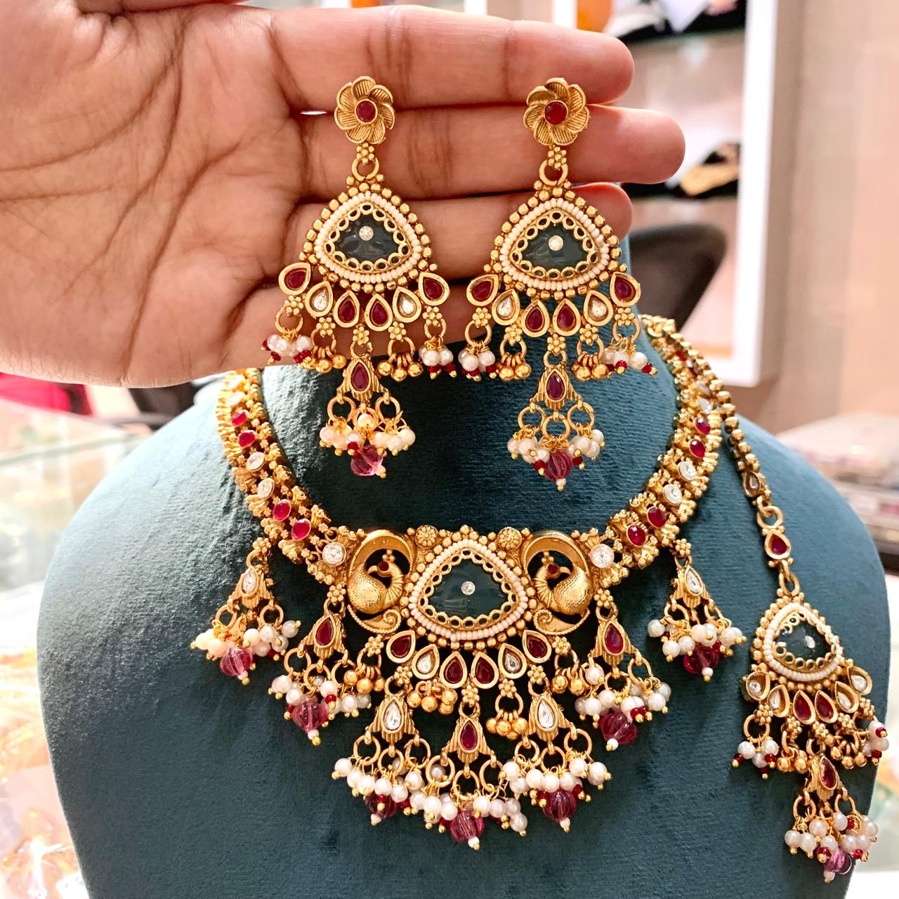 Antique Necklace Set 627625
