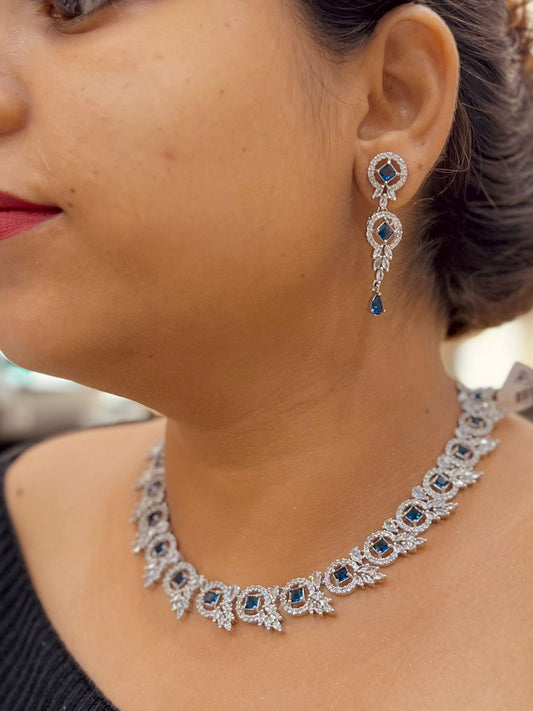 Diamond necklace 334576