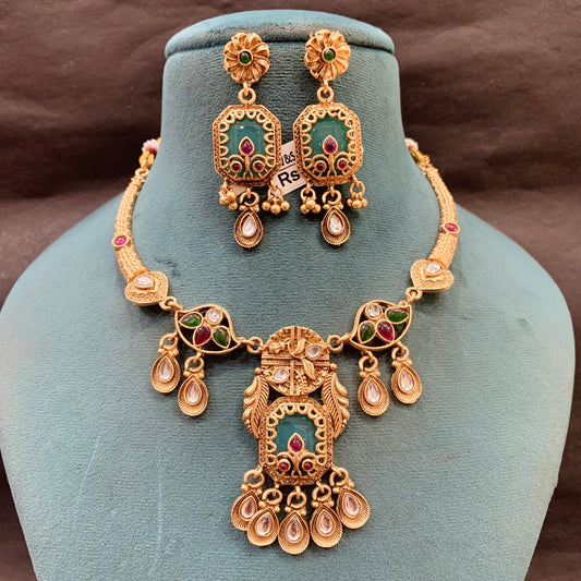 Antique Necklace Set 46293