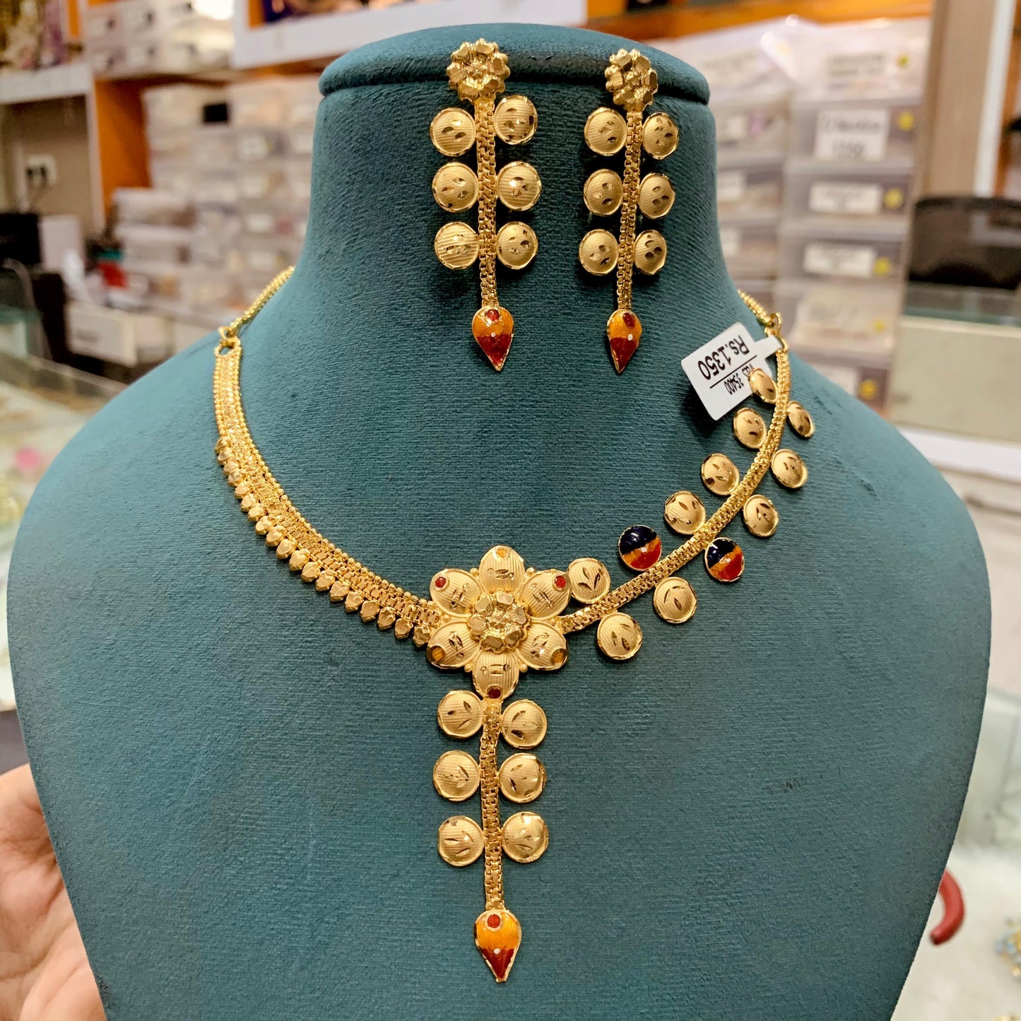 Kundan Necklace Set 526625