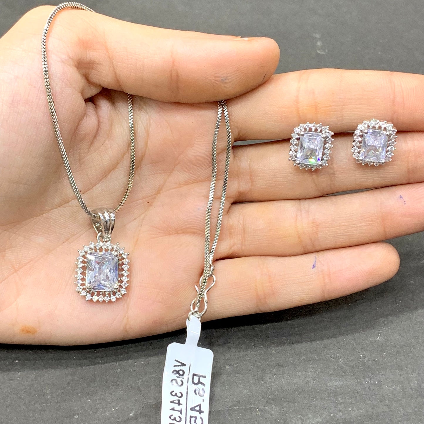 Zircon Pendant Sets 56644