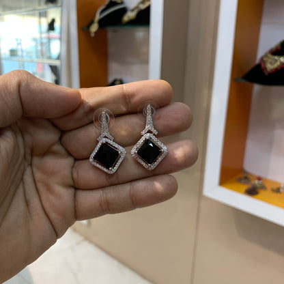 Zircon studs 83028