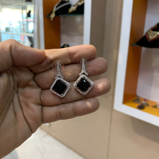 Zircon studs 83028