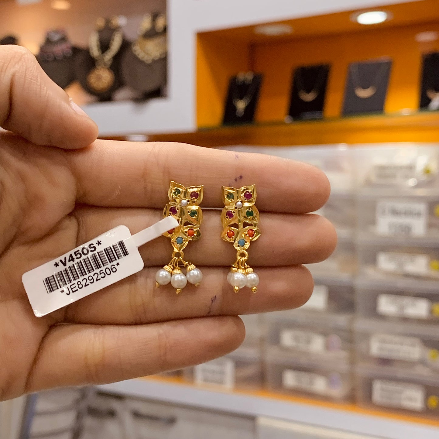 Jadau Earrings 526636