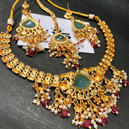 Antique Necklace Set 627625