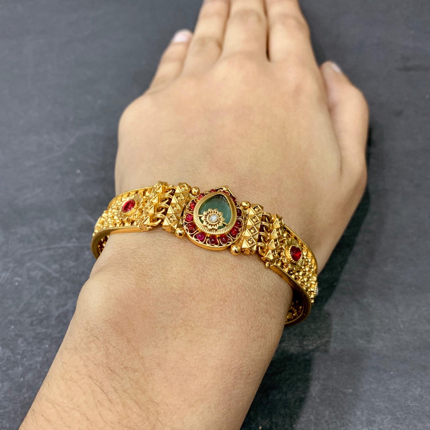 Antique Bracelet 535776