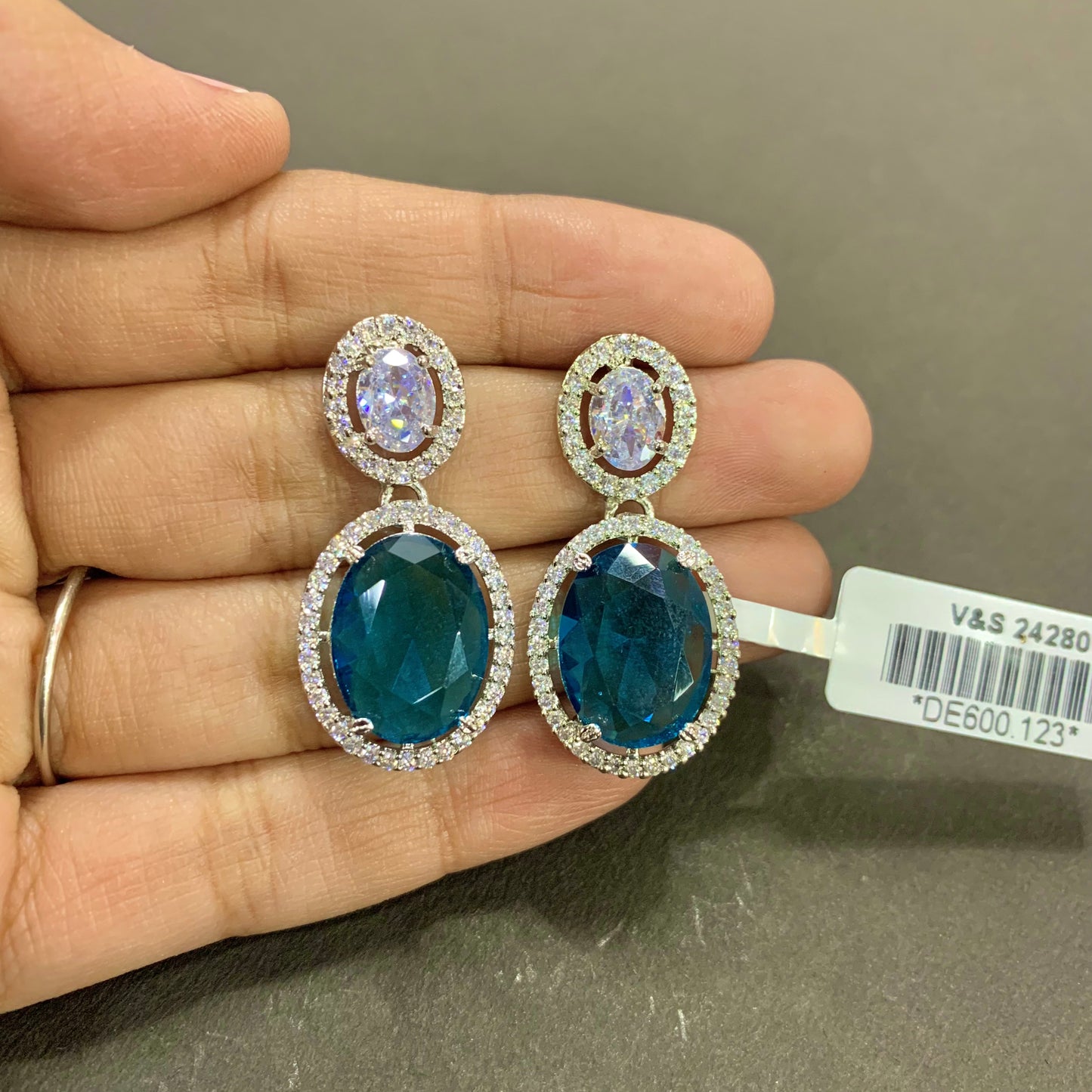 Zircon Earrings 5676680