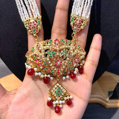 Jadau Necklaces 624778