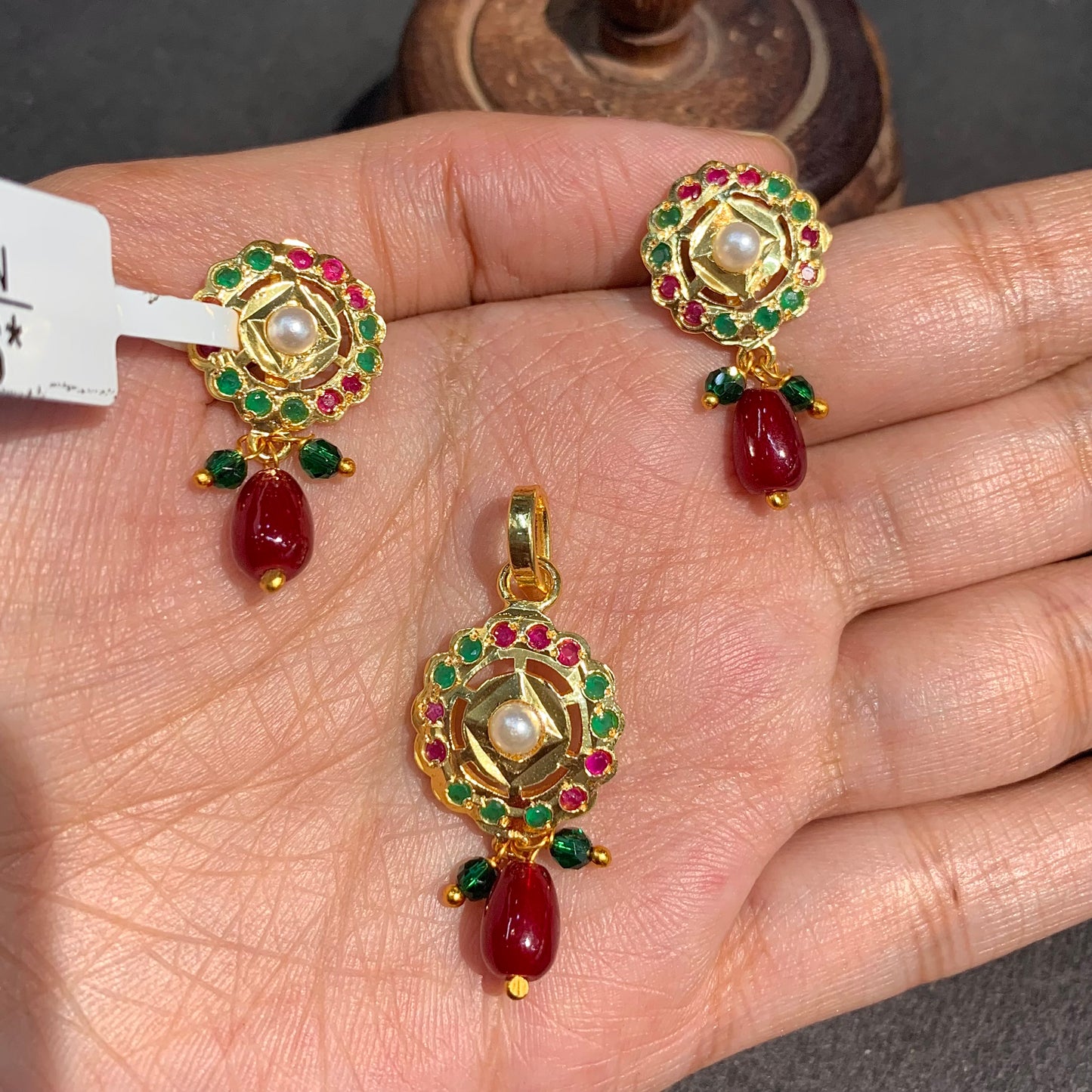 Jadau Pendant Set 45567655