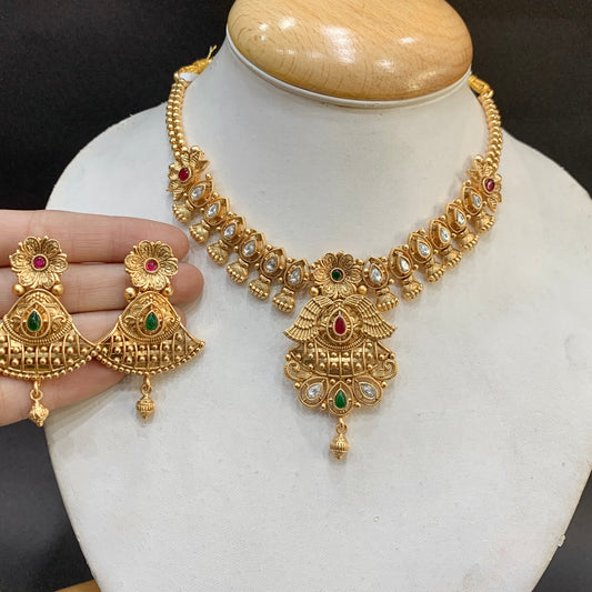 Antique necklace set 246545