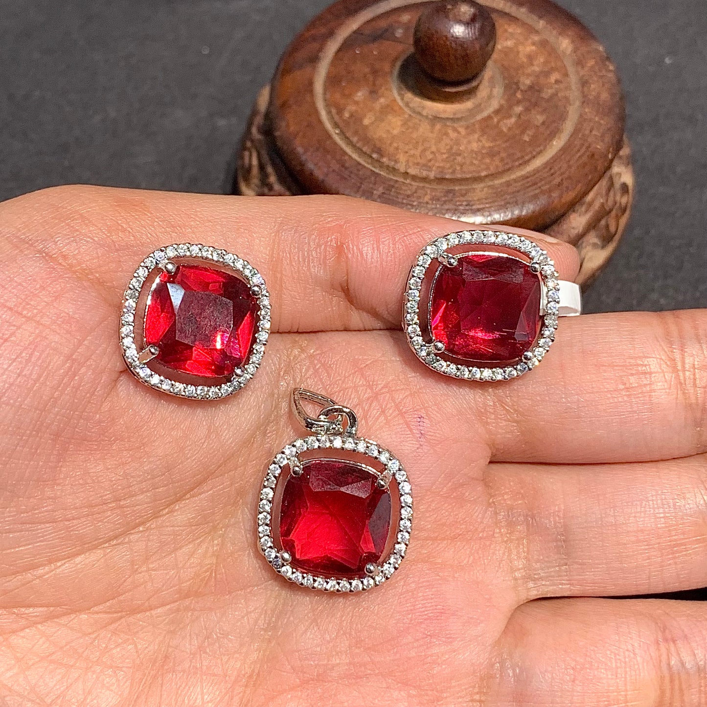 Zircon Pendant set 548799