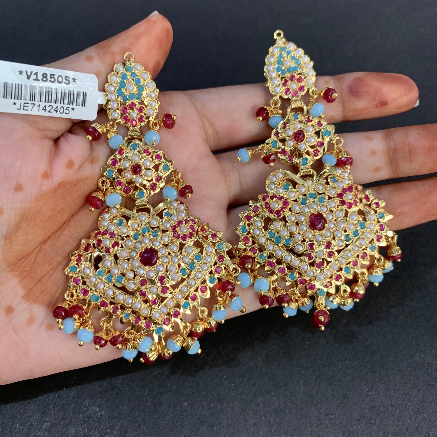 Jadau Earrings 657524