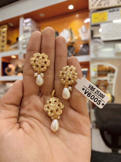 Jadau Pendant Set 24432