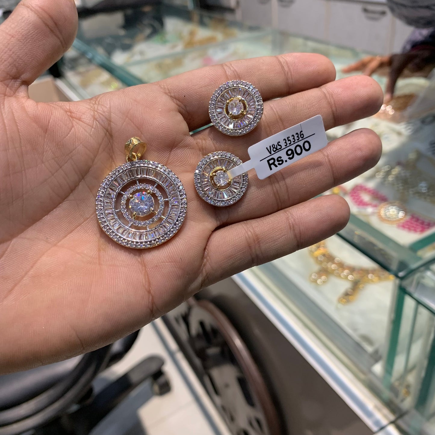 Zircon Pendant set 44245