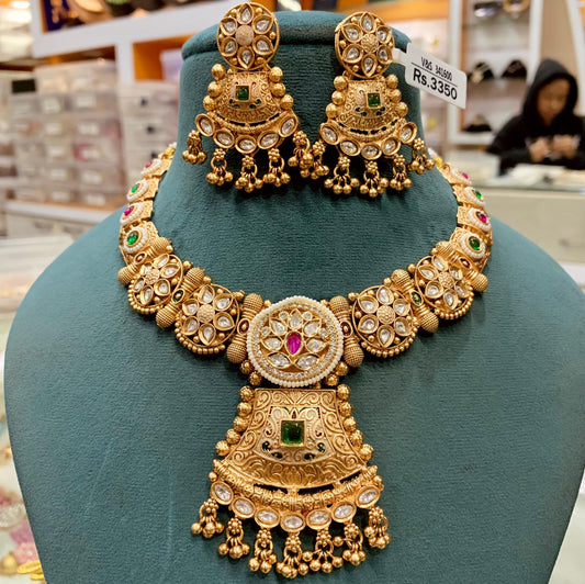 Antique Necklace set 462643