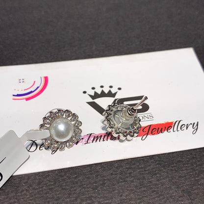 Zircon studs 700394