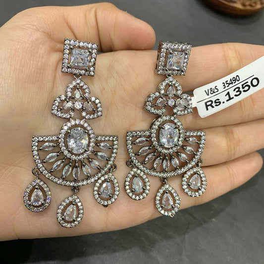 Diamond Earrings 5642662